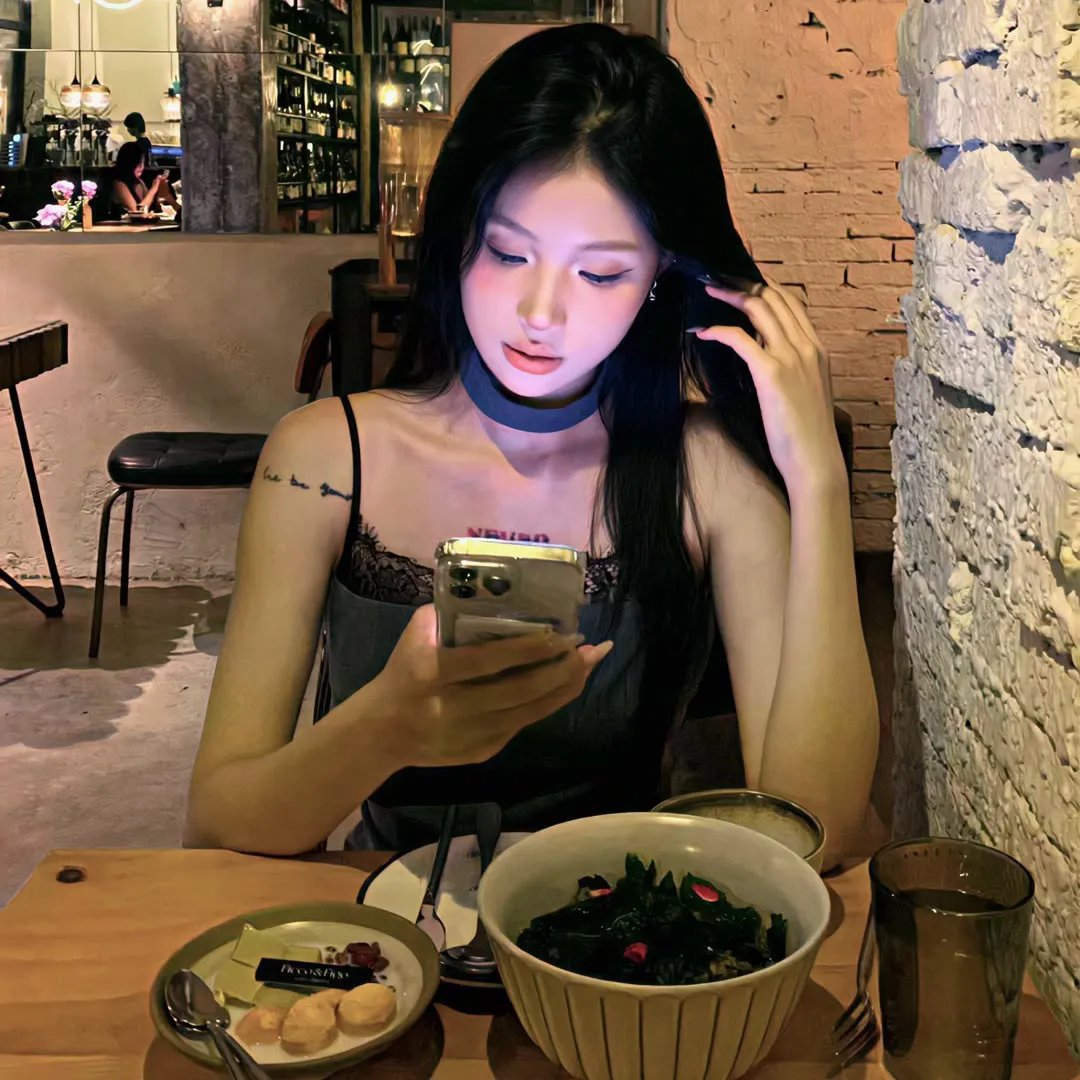 肮脏的黑袋子